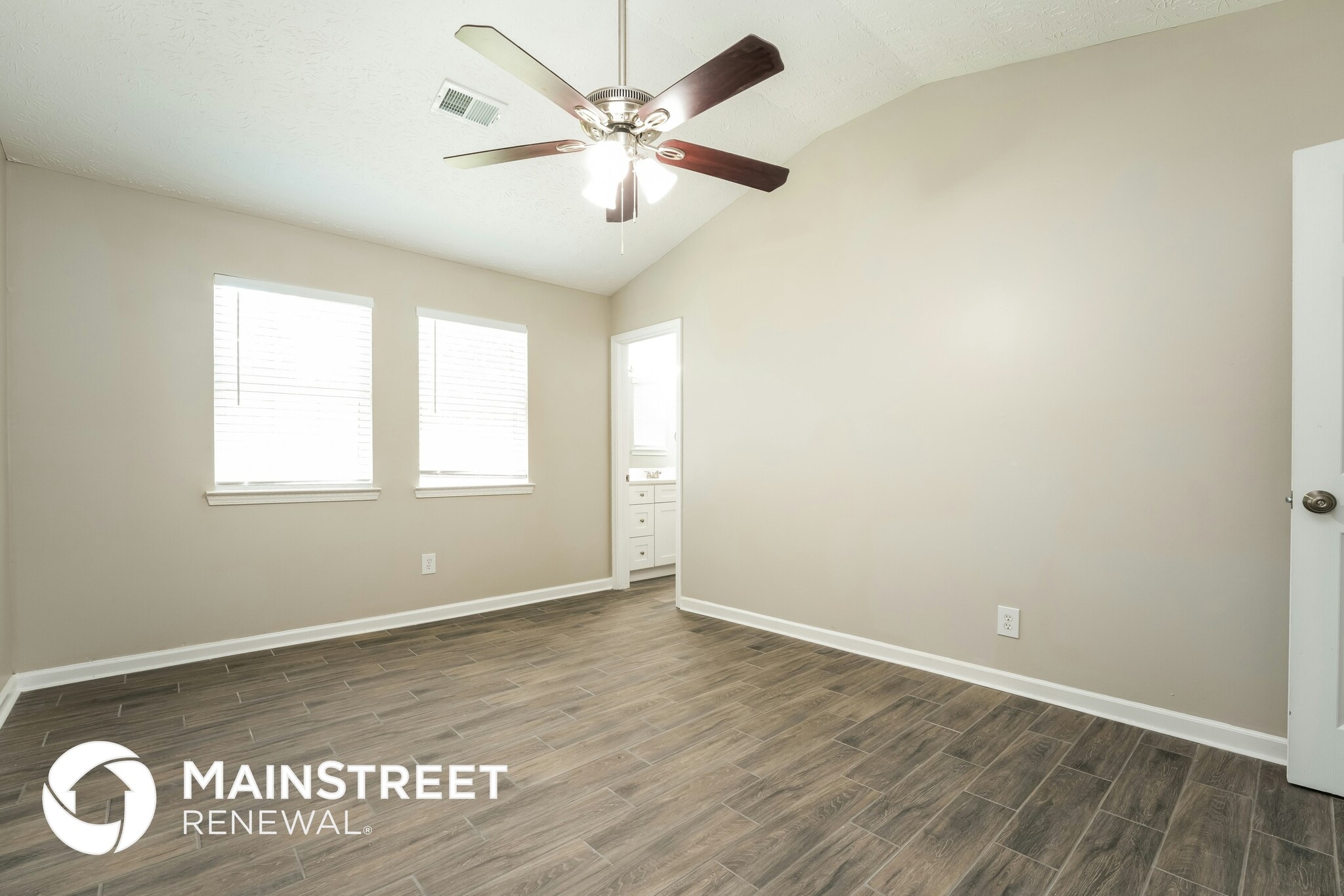 Building Photo - 2729 Maple Grove Dr