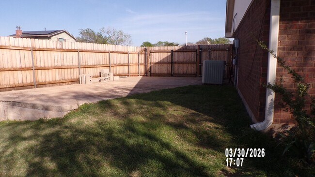 Building Photo - Great home close to Shopping, Hospital, Ft SIll