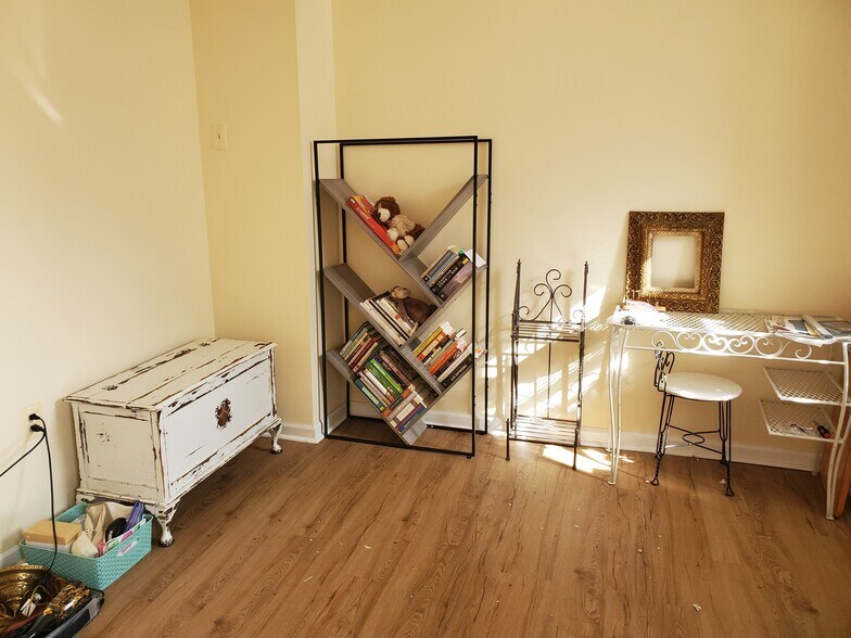 Bedroom 2 (as office) - 1436 Meridian Plz NW