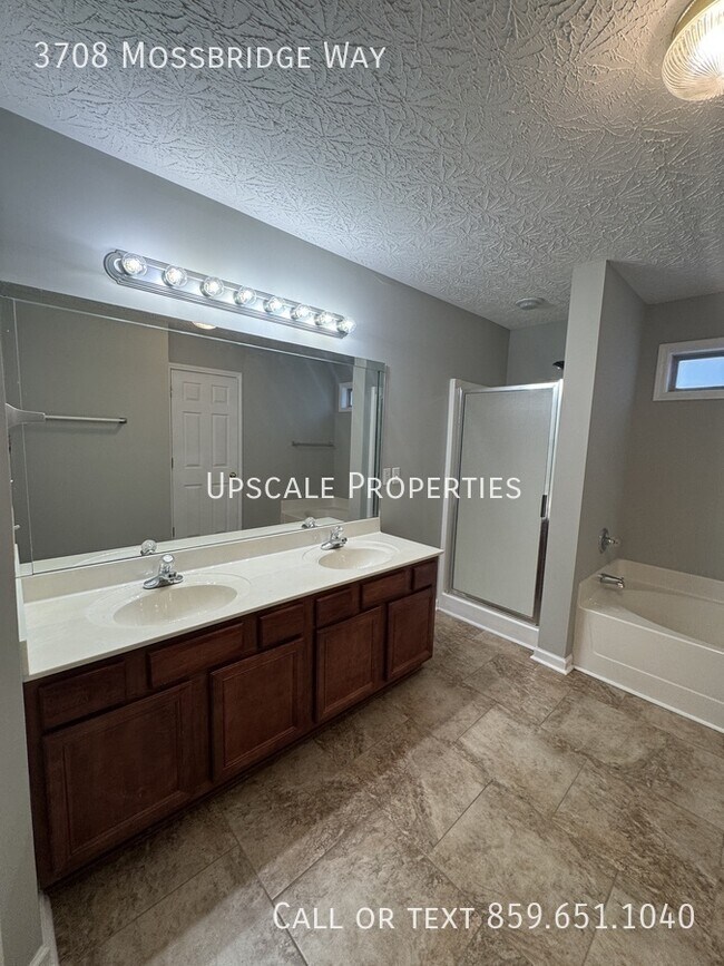 Building Photo - 3708 Mossbridge Way