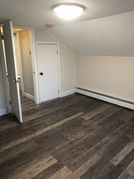 Building Photo - 159 Tangent St