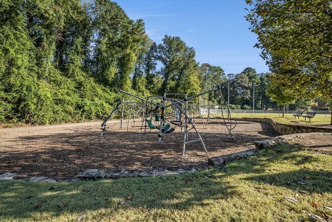 Building Photo - 612 Luckett Ct