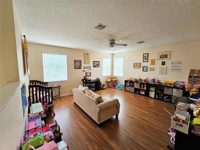 Building Photo - 718 Willett Dr