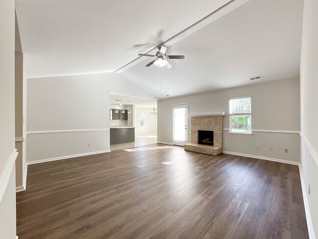 Building Photo - 1037 Ridgefield Cir