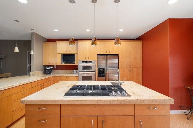 Building Photo - Rarely available 3 bedroom single family home in Sunset Cliffs!