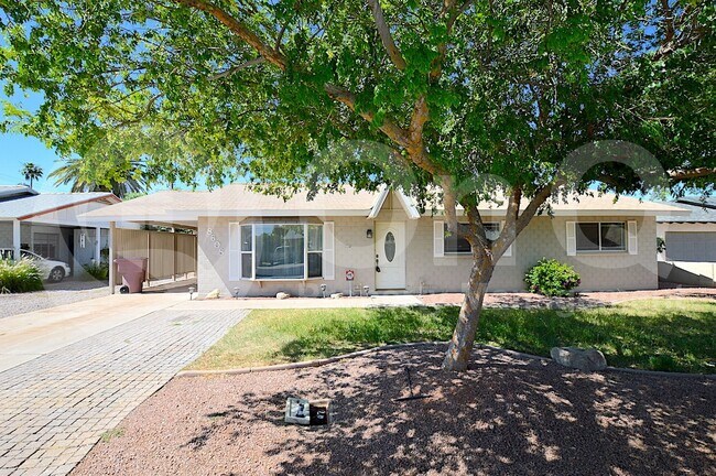 Primary Photo - 8608 E Vernon Ave