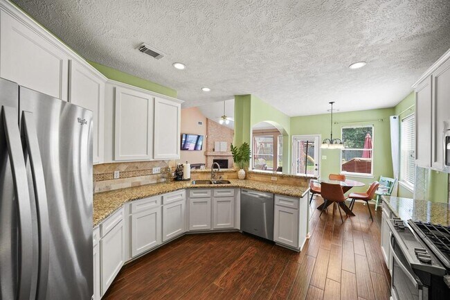 Building Photo - 10008 Dawn Brook Dr