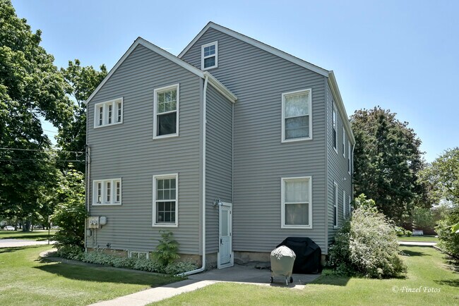Building Photo - 100 S Caroline St