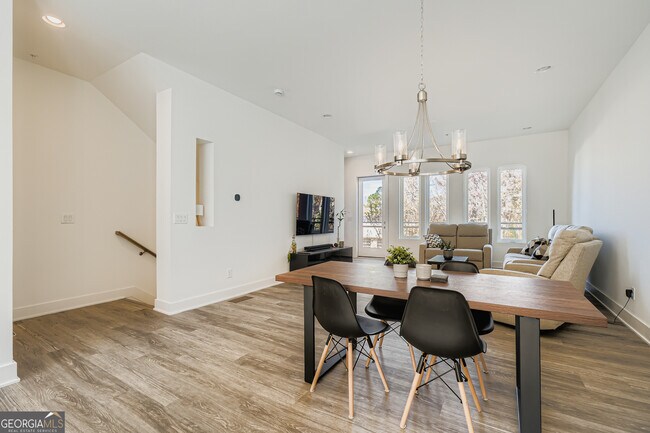 Building Photo - 1251 Chelsea Cir NW