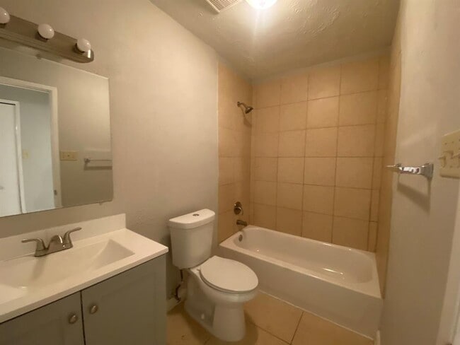 Building Photo - 14511 Flair Dr