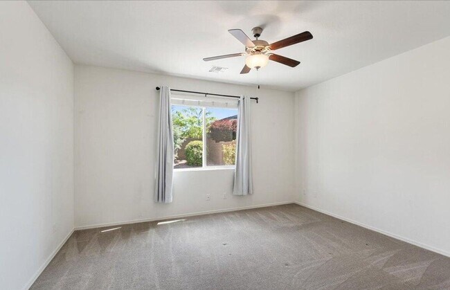 Building Photo - Lovely Two Bedroom Near Golf and Airport-Prescott