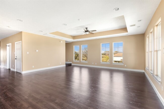 Building Photo - 205 Rue Orleans St