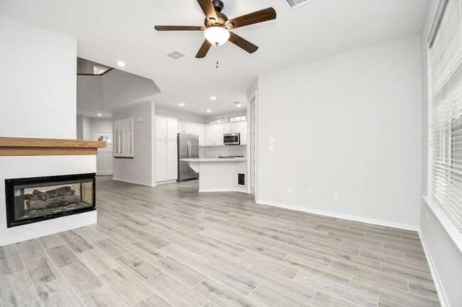 Building Photo - 60 Lakeridge Ct