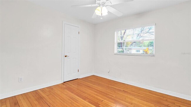 Building Photo - 4211 W Knights Ave