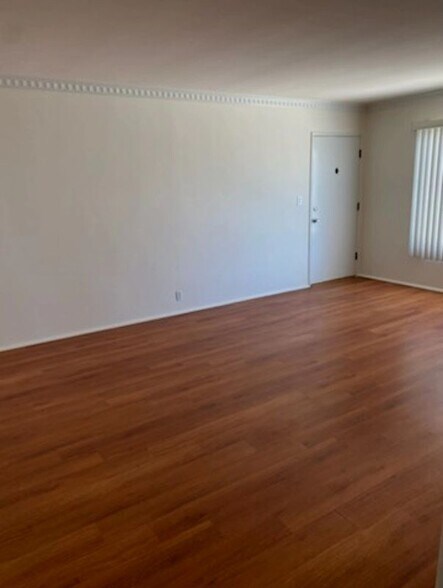Building Photo - 1332 1/2 South Mansfield Avenue