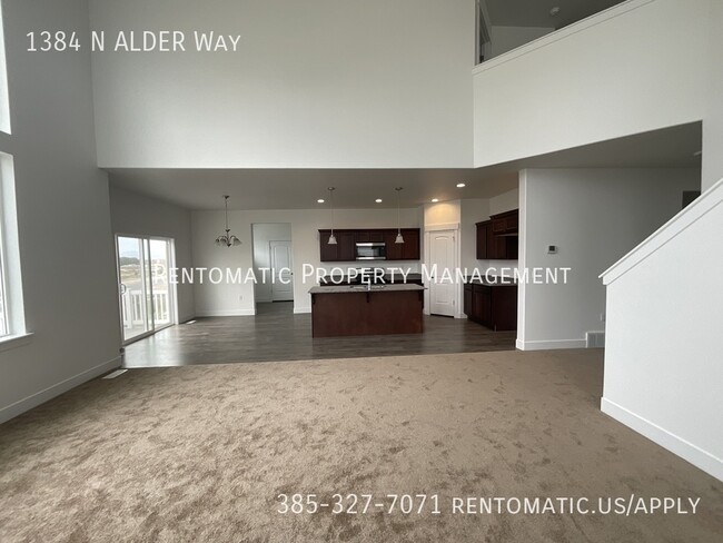 Building Photo - 1384 Alder Wy