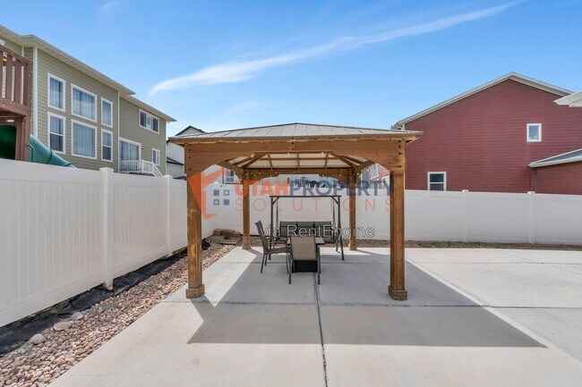 Building Photo - 213 W Prickly Pear Dr