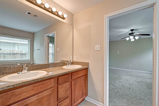 Building Photo - 6402 Black Bamboo Ln