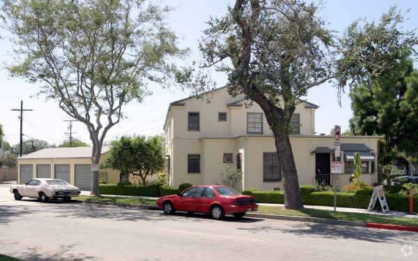 Primary Photo - 2900 W Martin Luther King Jr Blvd
