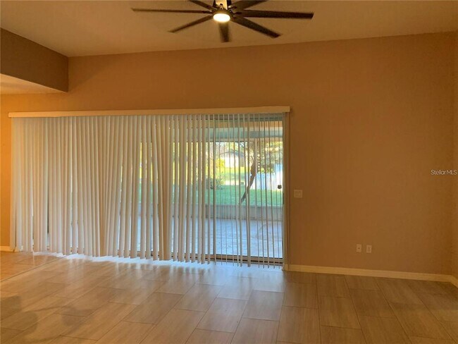 Building Photo - 10724 Banfield Dr