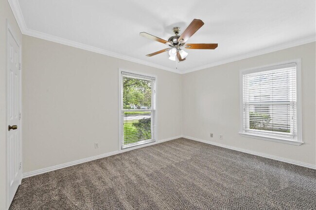 Building Photo - 1321 Casa Vale Dr