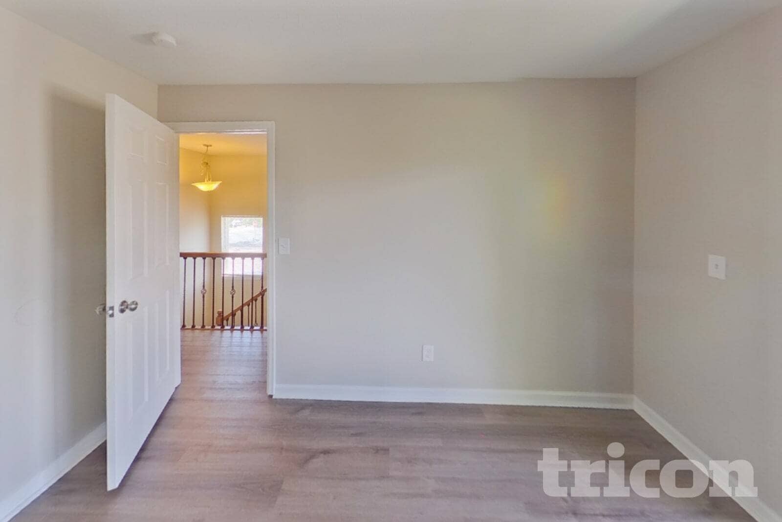 Building Photo - 4470 Hollyridge Dr