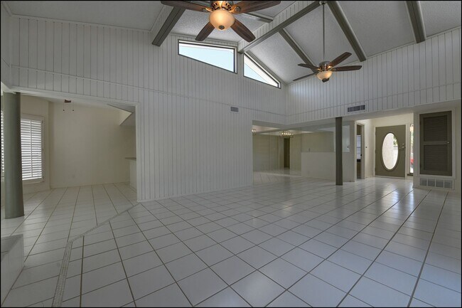 Building Photo - 6300 Jebel Way