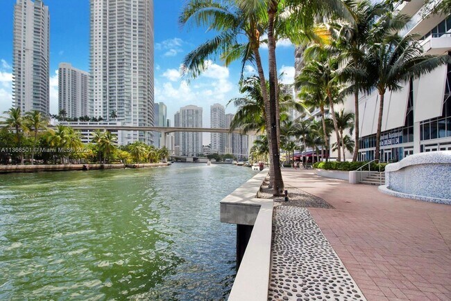 Building Photo - 185 SW 7th St