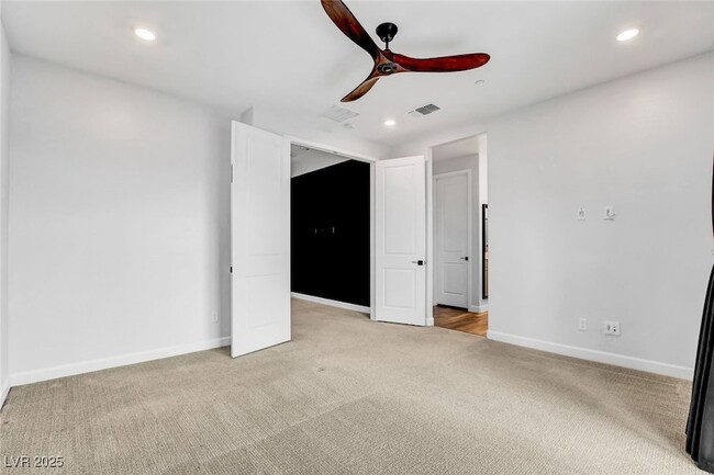 Building Photo - 318 Wind Poppy St