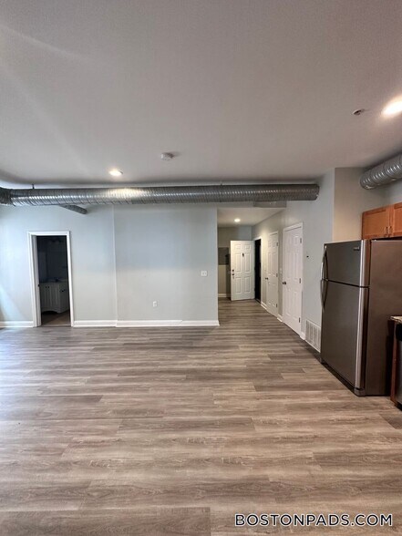 Building Photo - 26 Portland St