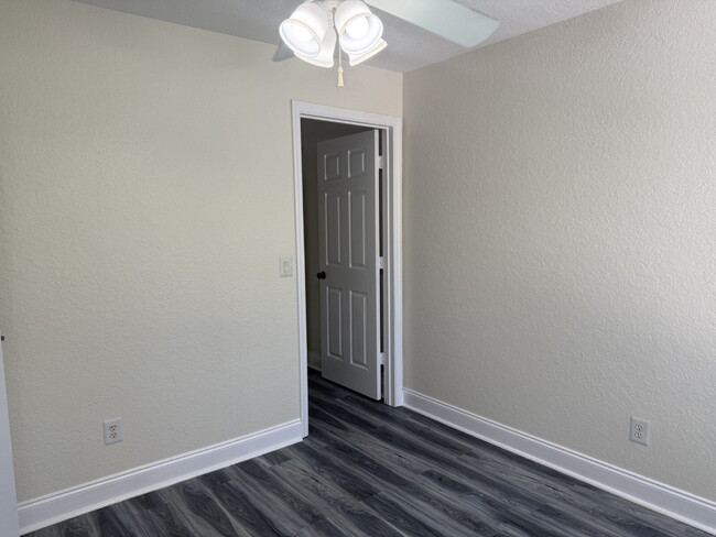 Building Photo - "3-Bedroom North Port Home!"