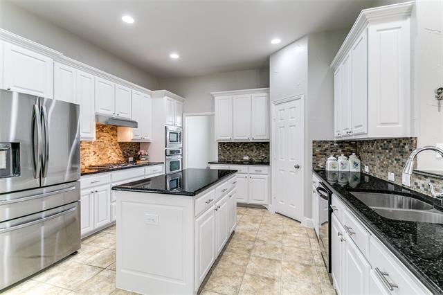 Building Photo - 412 Red Castle Dr