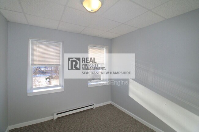 Building Photo - 10 Charles St