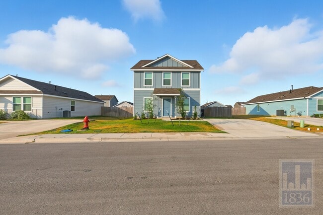 Building Photo - 2213 Cyclone Dr