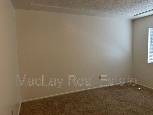 Building Photo - 1577 W Curry Dr