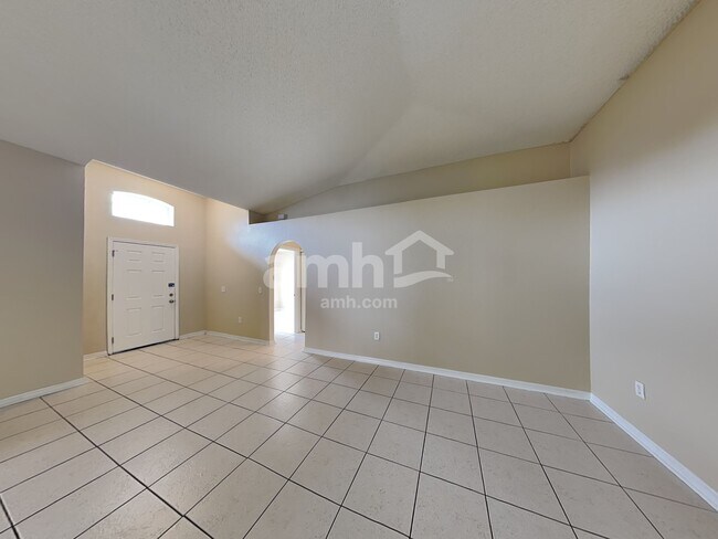 Building Photo - 6817 Westlake Blvd