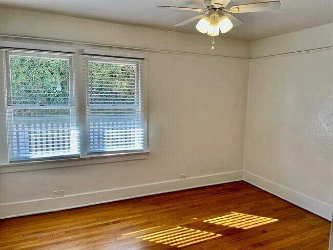 Building Photo - Classic NorthPark Craftsman