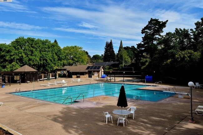 Building Photo - 2270 Bromfield Ct