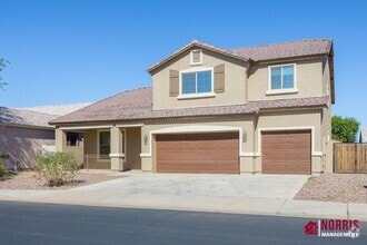 Building Photo - Beautiful Large Home Available Now!