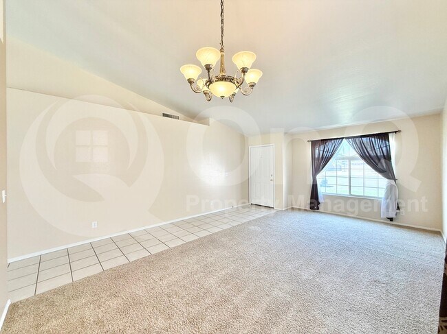 Building Photo - 2321 E Remington Pl