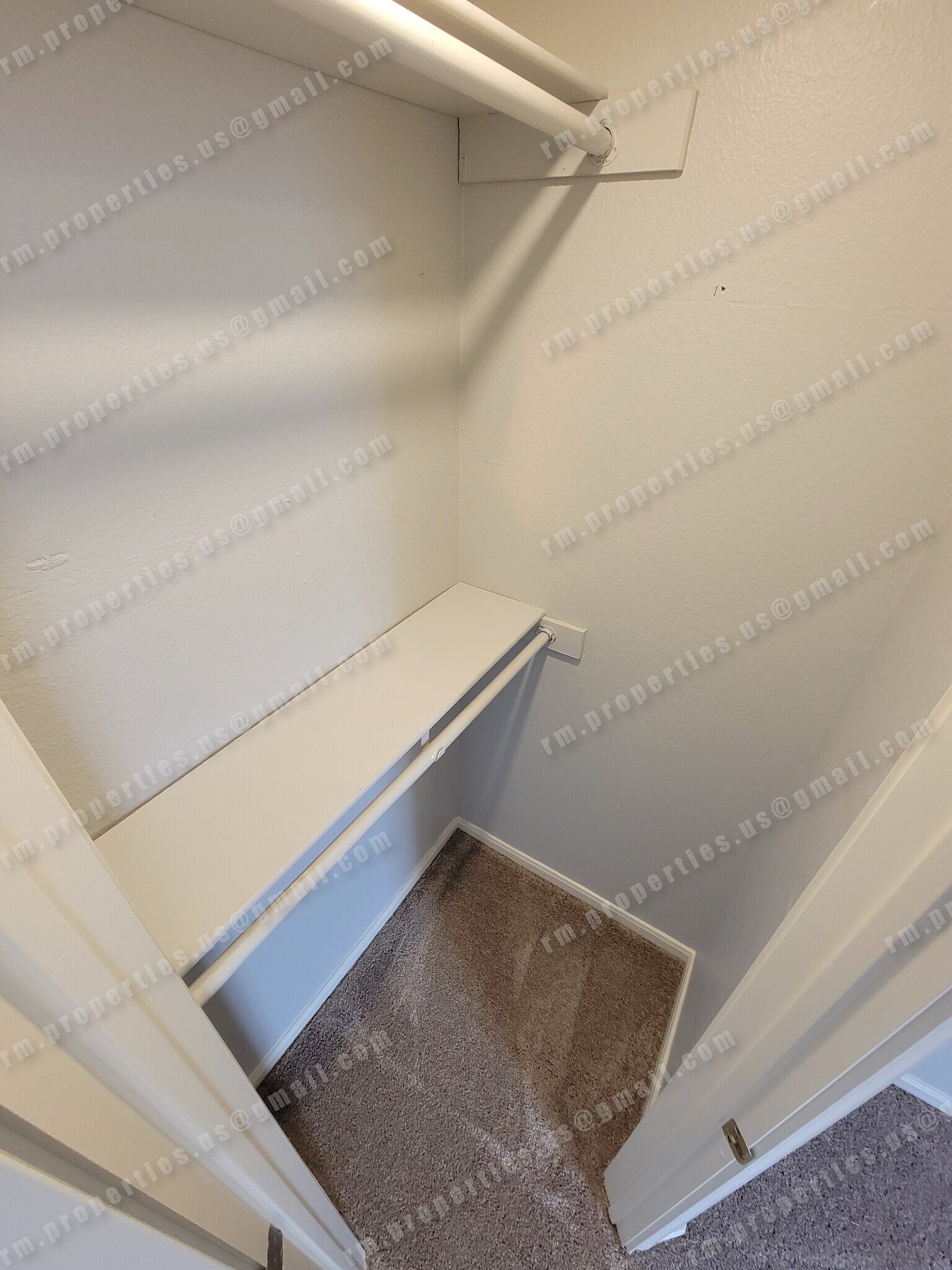 Right master closet - 2874 Southampton Way