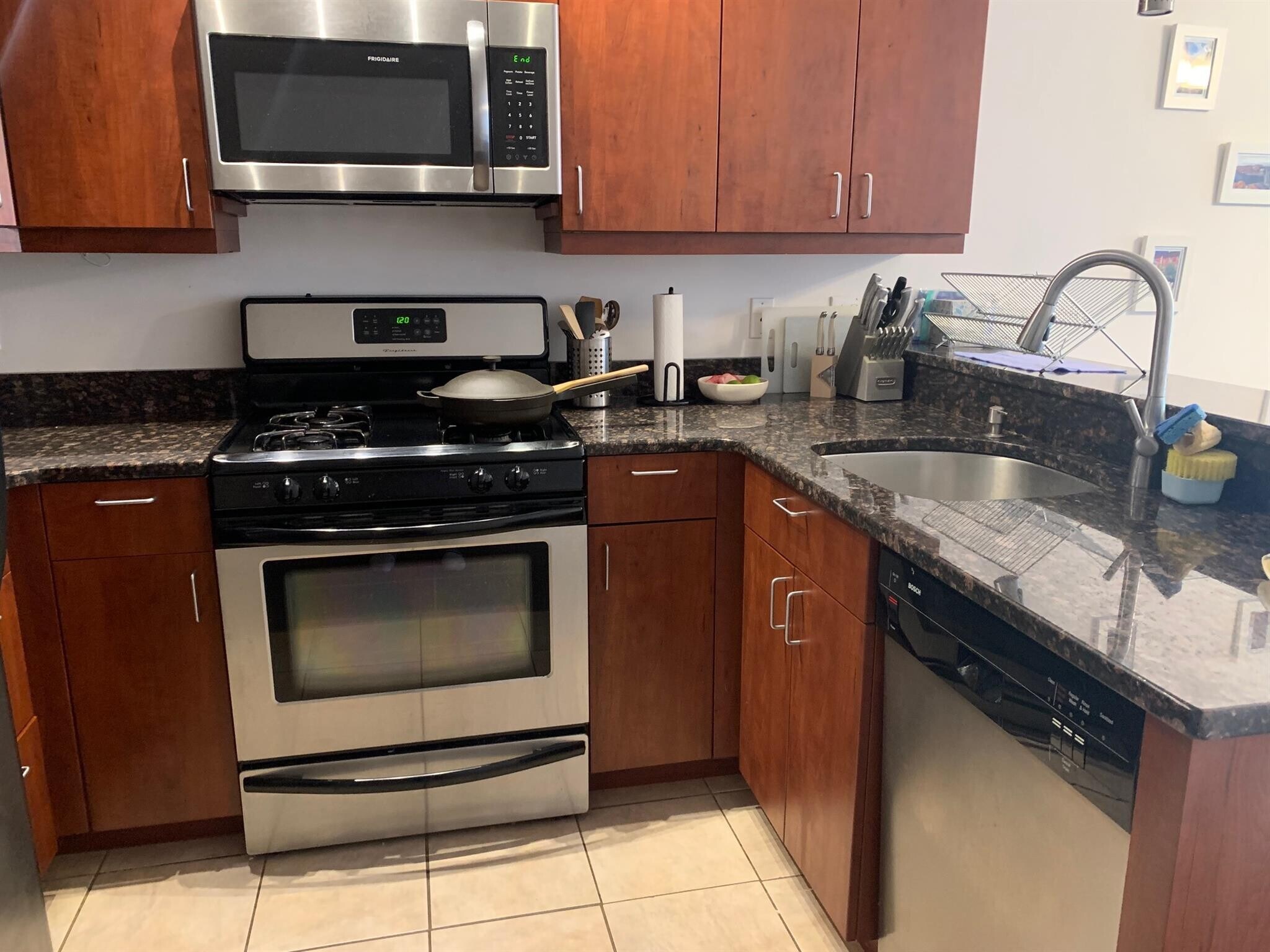 Building Photo - 157 Auburn St