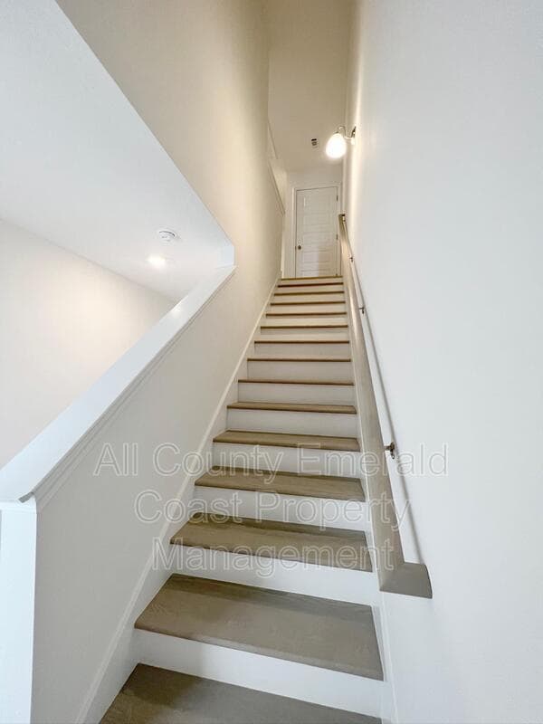 Building Photo - 10 Redbird Lp