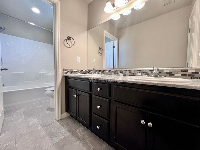 Building Photo - 3704 Savant Ln