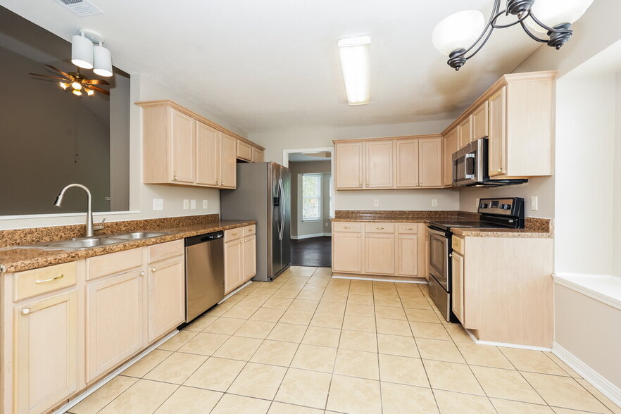 Building Photo - 373 Davids Way