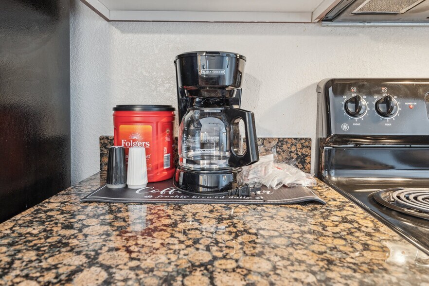 Building Photo - 6610 N 93rd Ave