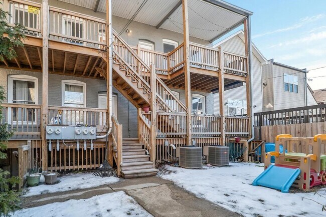 Building Photo - 3208 W Wabansia Ave