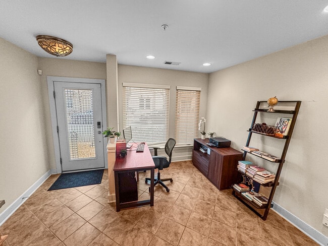 Building Photo - 5610 45th Ave