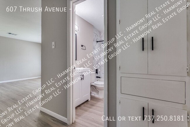 Building Photo - 607 Thrush Ave