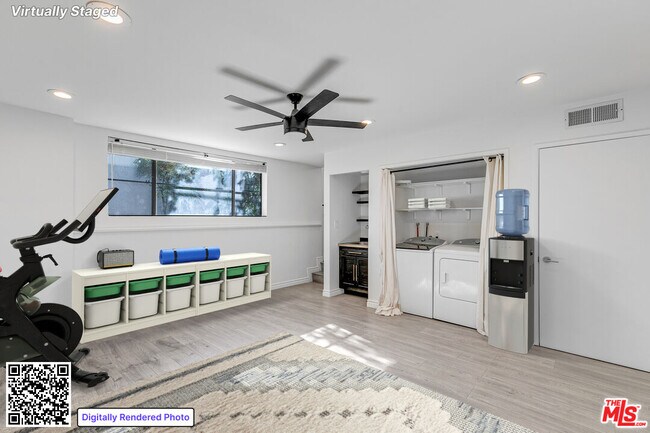 Building Photo - 12358 Moorpark St